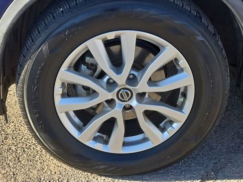 Used 2020 Nissan Rogue SV image 8