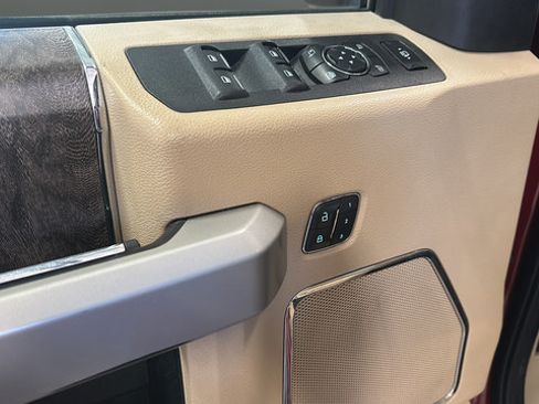 Used 2018 Ford F250 Lariat w/ Chrome Package AWD/4WD image 19