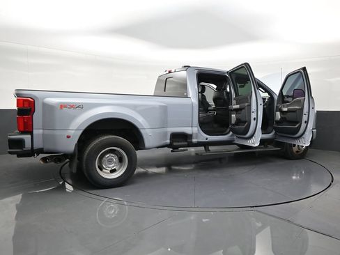 Used 2024 Ford F350 Platinum AWD/4WD image 28