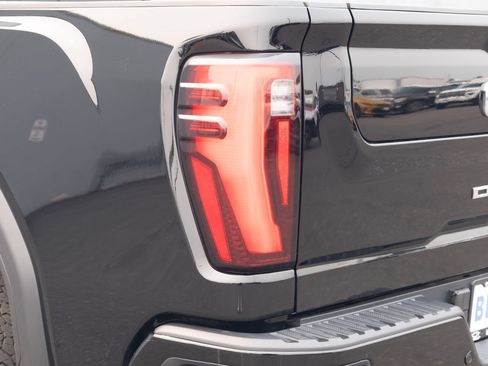 Used 2025 GMC Sierra 3500 Denali Ultimate AWD/4WD image 28