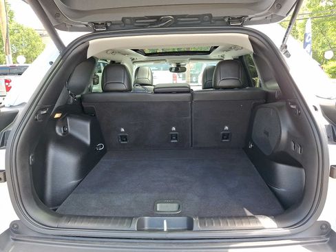 Used 2022 Jeep Cherokee Limited AWD/4WD image 27