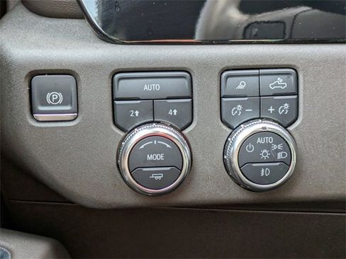 Used 2024 GMC Sierra 1500 SLT image 26