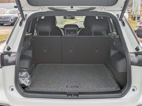 New 2026 Volkswagen Tiguan SE R-Line image 13