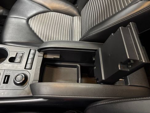 Used 2021 Toyota Highlander XSE AWD/4WD image 16