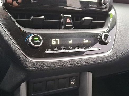 Certified 2022 Toyota Corolla Cross LE image 15