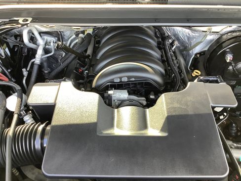 Used 2015 Chevrolet Tahoe LTZ AWD/4WD image 9