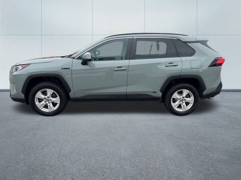 Used 2021 Toyota RAV4 XLE w/ Convenience Package image 2