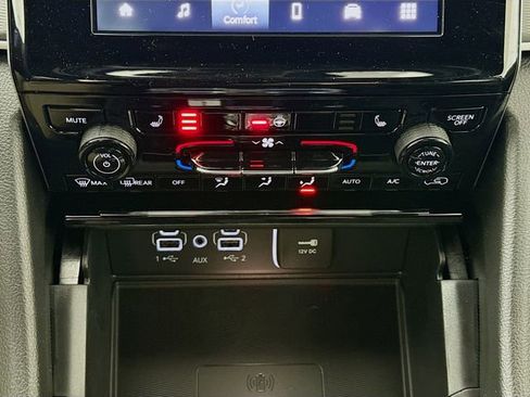 New 2025 Jeep Grand Cherokee Laredo w/ Luxury Tech Group I image 15