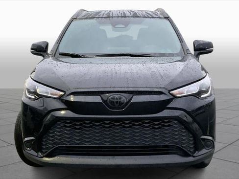 Certified 2024 Toyota Corolla Cross SE image 3