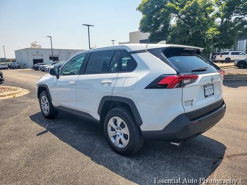 Used 2024 Toyota RAV4 LE AWD/4WD image 10