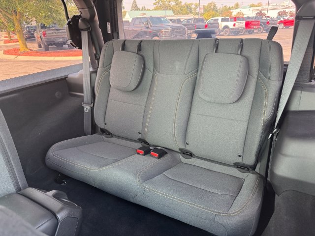 Certified 2025 Jeep Wrangler Sport AWD/4WD image 18