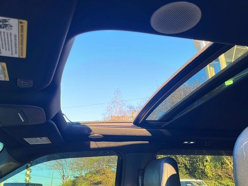 Used 2021 Ford F150 Lariat w/ Equipment Group 502A High image 17