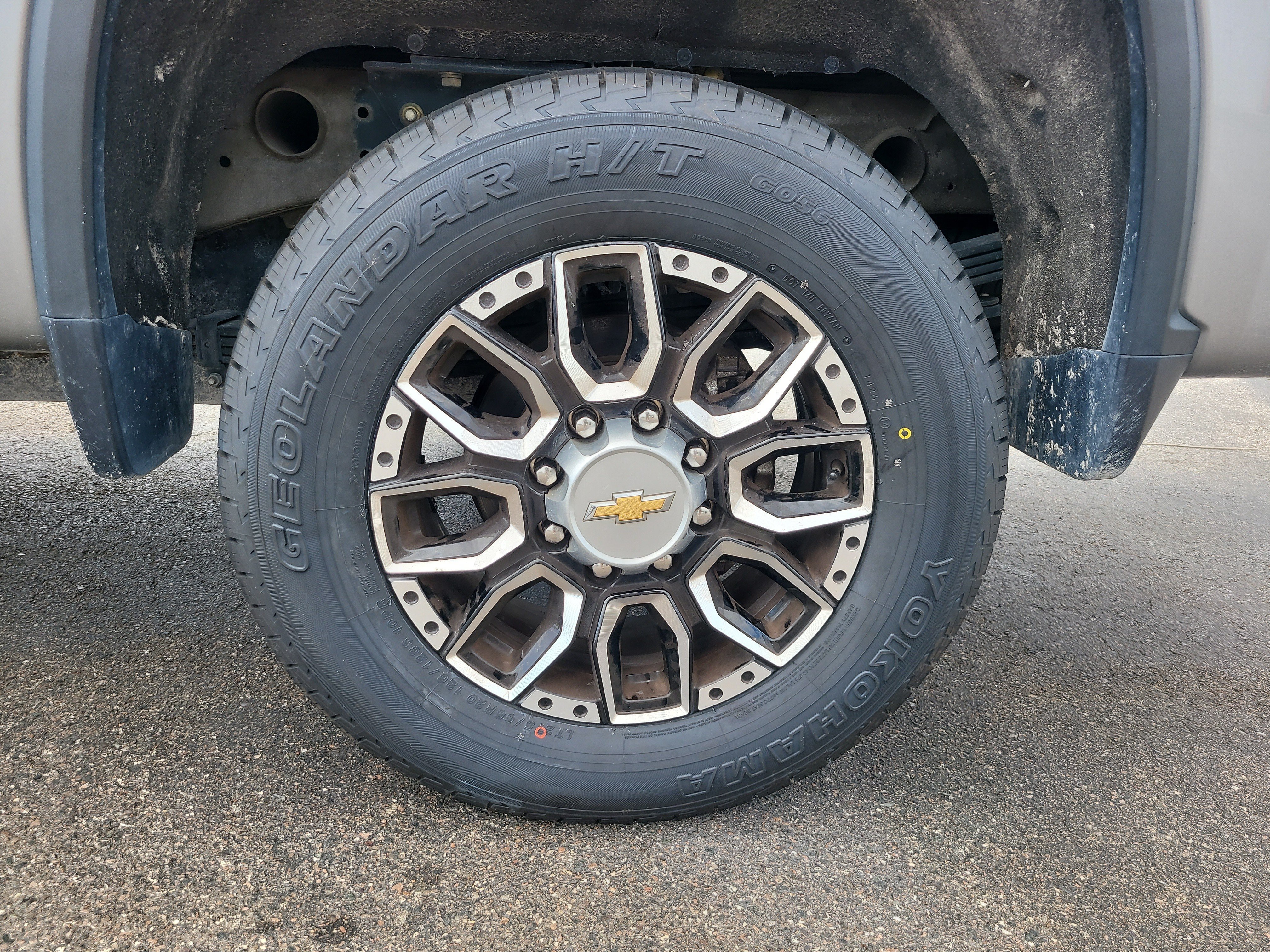 Used 2024 Chevrolet Silverado 2500 LT AWD/4WD image 8