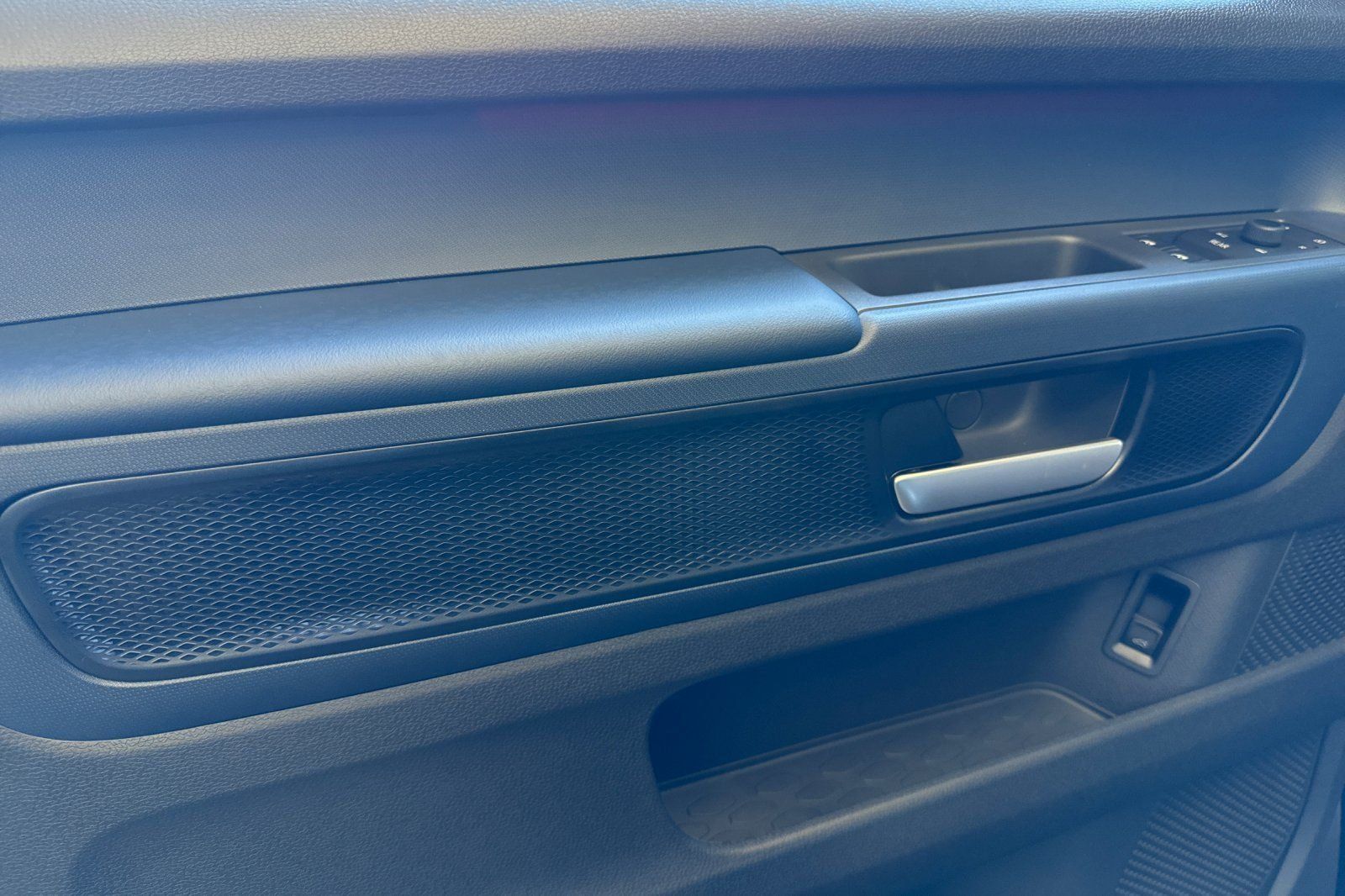 New 2025 Volkswagen ID. Buzz Pro S RWD image 11