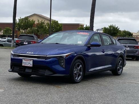 Used 2025 Kia K4 LXS image 38