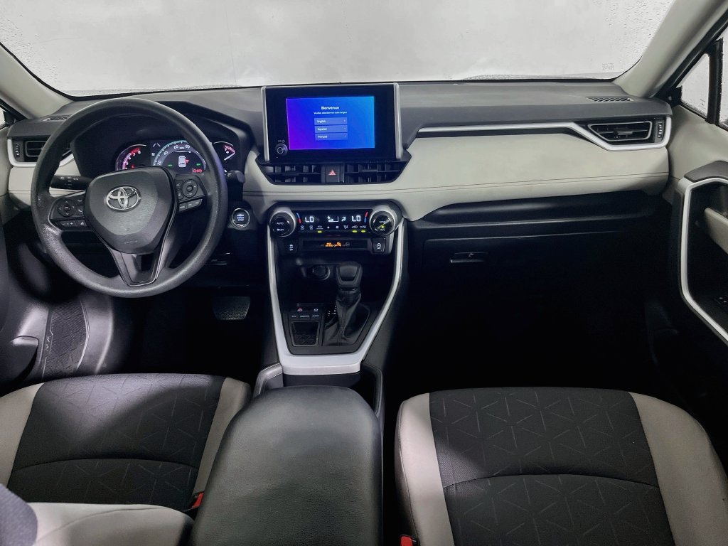 Used 2024 Toyota RAV4 XLE w/ Convenience Package FWD image 27