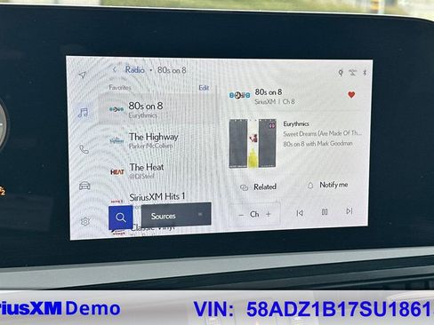 Certified 2025 Lexus ES 350 w/ Premium Package image 27