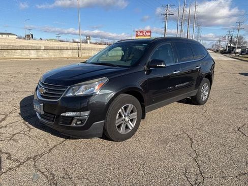 Used 2015 Chevrolet Traverse LT image 3