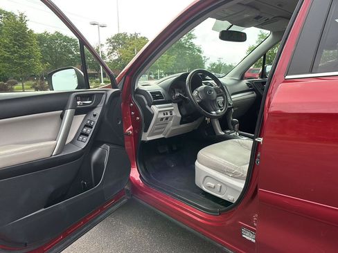 Used 2014 Subaru Forester 2.5i Limited AWD/4WD image 2