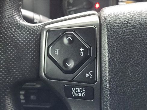 Used 2018 Toyota Tacoma TRD Sport w/ Technology Package image 29