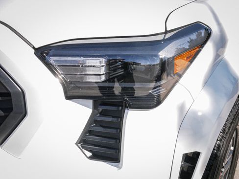 Used 2025 Toyota Tacoma TRD Sport image 6