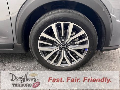 Used 2024 Nissan Kicks SV image 19