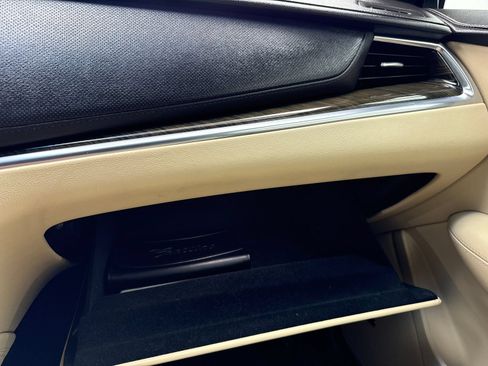 Used 2019 Cadillac XT5 FWD image 31