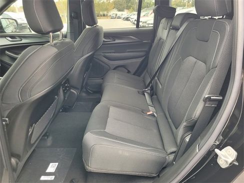 New 2025 Jeep Grand Cherokee Laredo X image 6