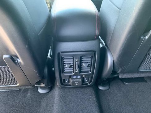 Used 2025 Dodge Durango GT AWD/4WD image 14