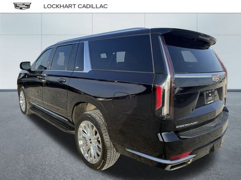Used 2023 Cadillac Escalade ESV Premium Luxury image 4