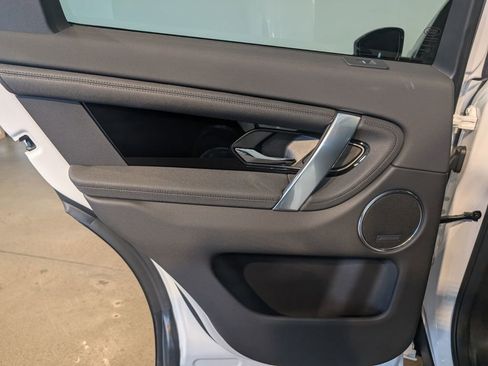 Used 2025 Land Rover Discovery Sport S image 19