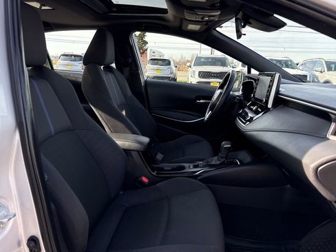 Used 2021 Toyota Corolla SE w/ SE Premium Package image 17