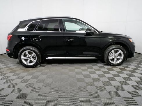 Used 2023 Audi Q5 2.0T Premium w/ Convenience Package image 2