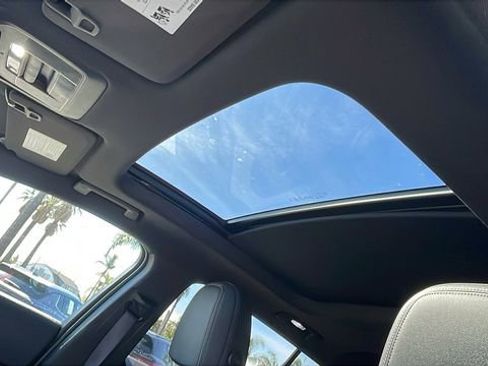 New 2026 Chevrolet Equinox EV LT image 28