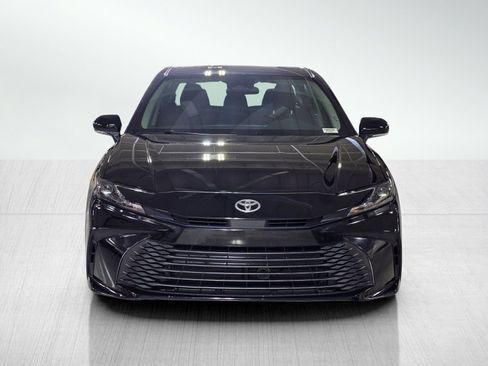 Used 2025 Toyota Camry LE image 2