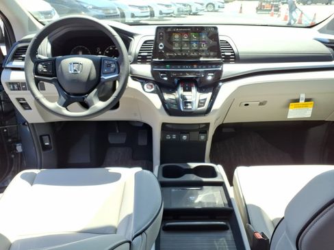 New 2026 Honda Odyssey Touring image 12