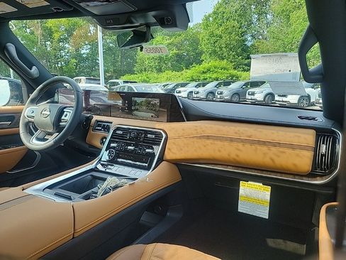 Used 2025 Nissan Armada Platinum Reserve image 22