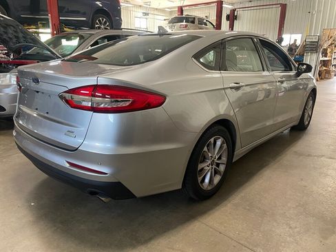 Used 2020 Ford Fusion SE FWD image 6