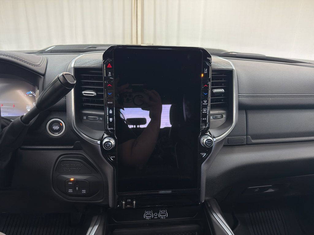 New 2025 RAM 2500 Laramie AWD/4WD image 24