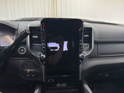 New 2025 RAM 2500 Laramie AWD/4WD image 24