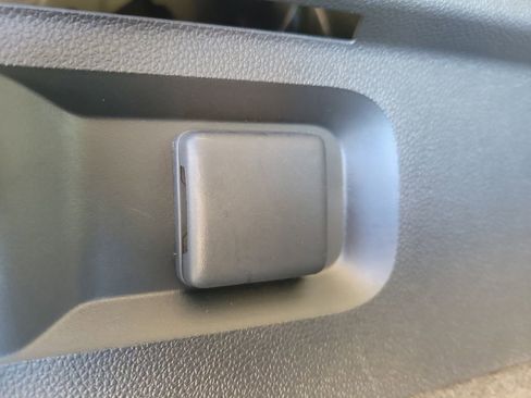 Certified 2023 Buick Envision Essence FWD image 7