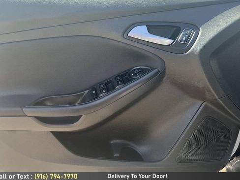 Used 2016 Ford Focus SE FWD image 17