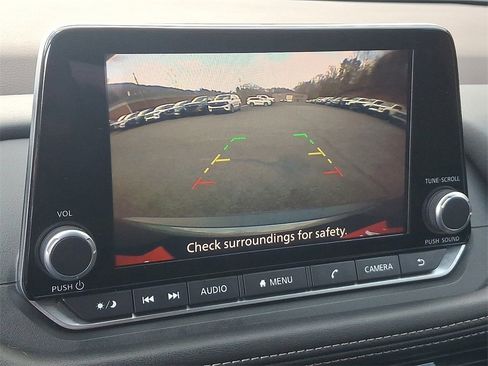 Used 2023 Nissan Rogue SV image 18