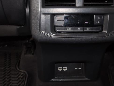 Used 2021 Volkswagen Atlas SE image 16