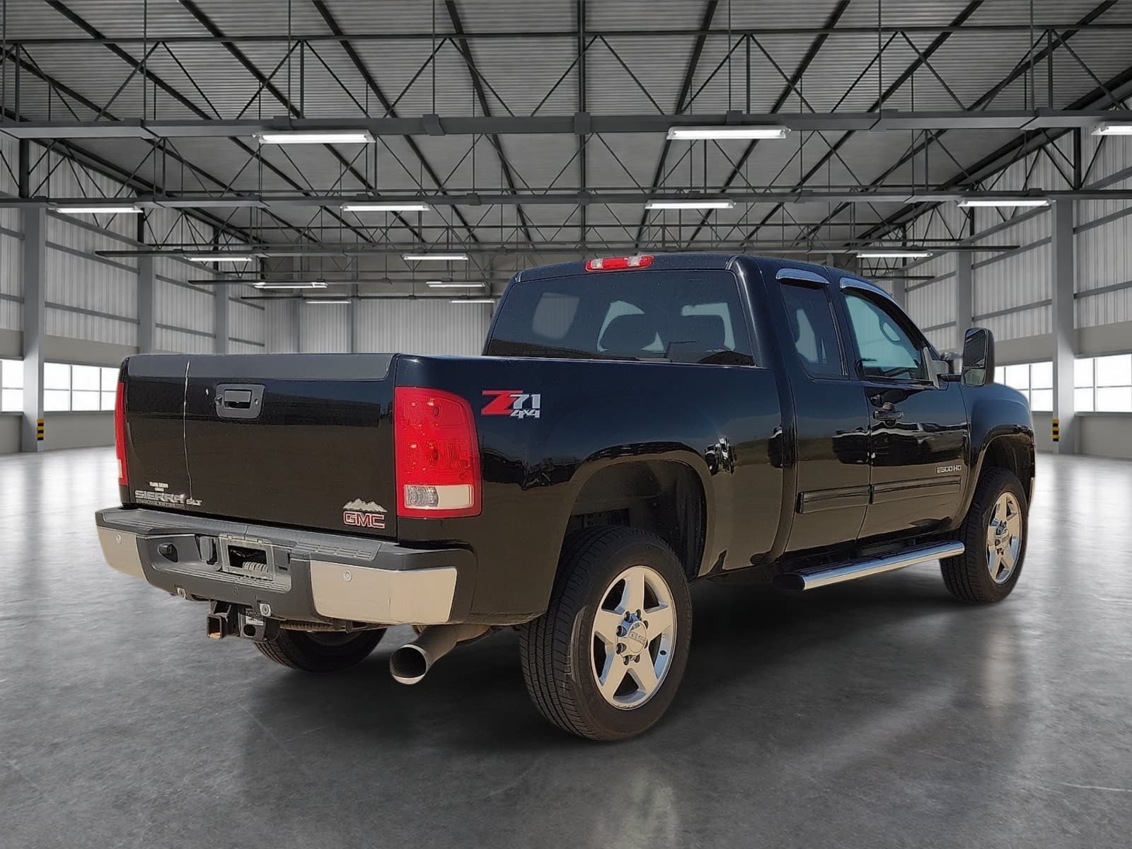 Used 2013 GMC Sierra 2500 SLT w/ SLT Convenience Package AWD/4WD image 4