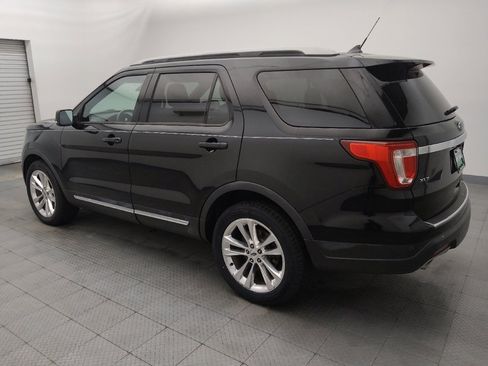 Used 2018 Ford Explorer XLT w/ Equipment Group 202A image 3