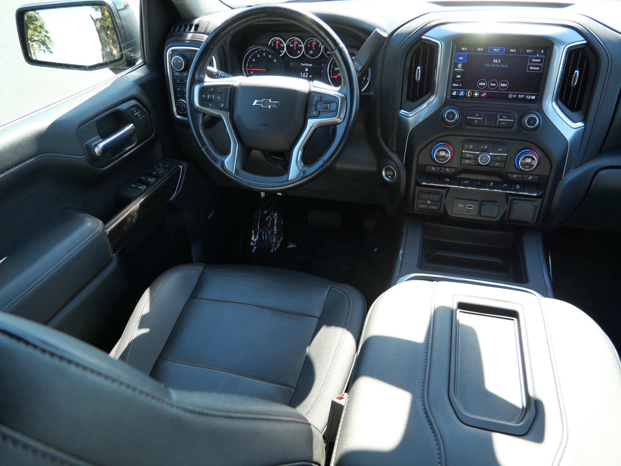 Used 2022 Chevrolet Silverado 1500 LT Trail Boss w/ LT Trail Boss Premium Package AWD/4WD image 9