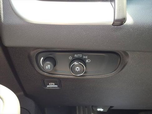 Used 2023 GMC Terrain SLE w/ Driver Convenience Package AWD/4WD image 18