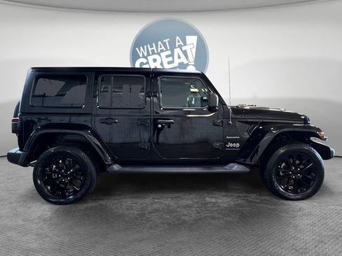 Used 2023 Jeep Wrangler Unlimited Sahara w/ Cold Weather Group AWD/4WD image 2