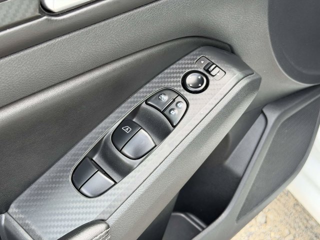 Used 2024 Nissan Altima 2.5 SV FWD image 16